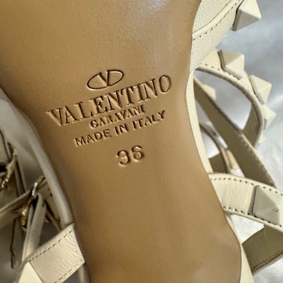 Valentino Garavani Cream White Rockstud Ankle Strap Heels - Picture 11 of 12